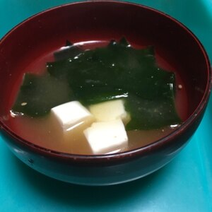 定番⭐豆腐とワカメのお味噌汁